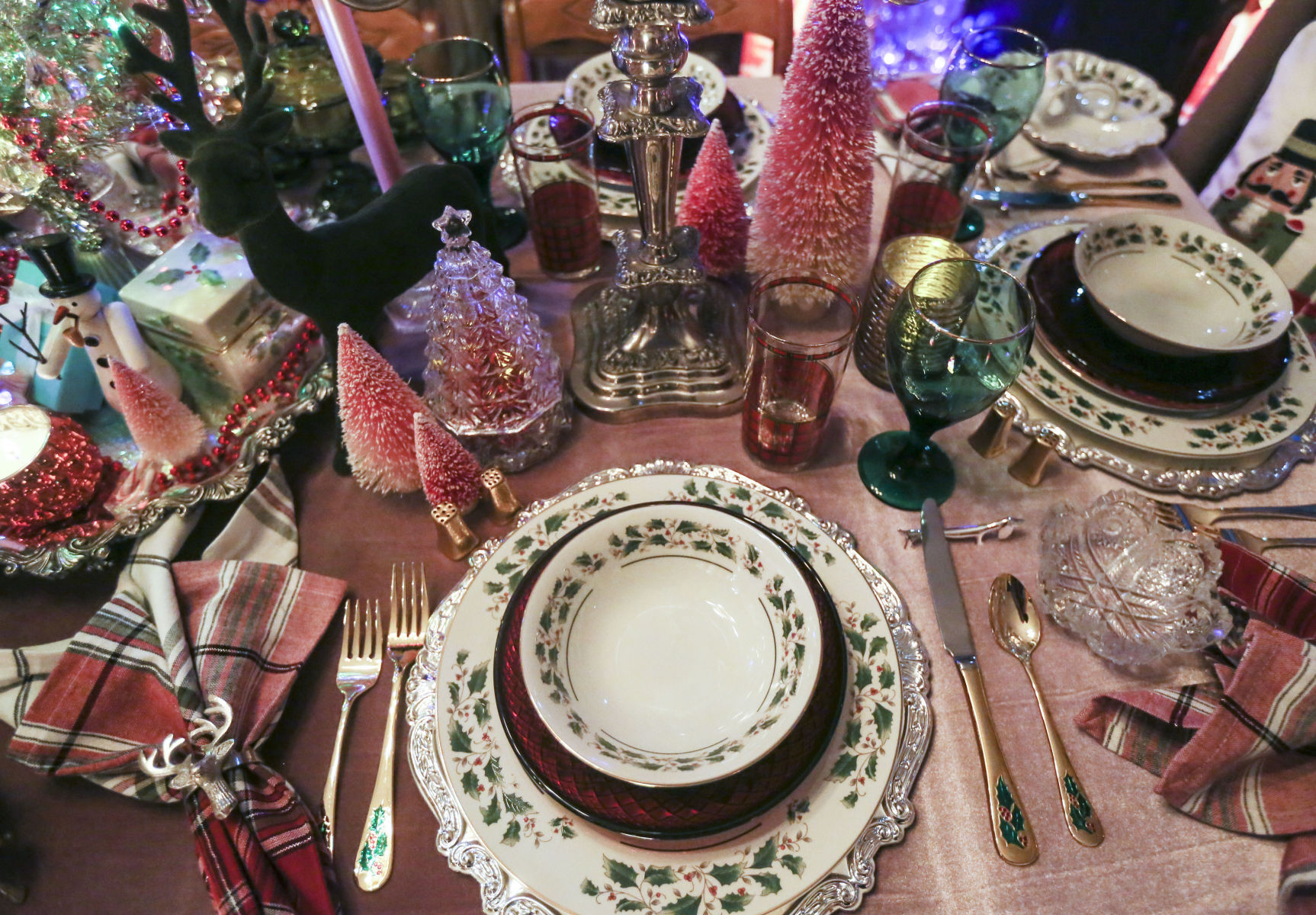 112420-qc-nws-decorations-28.JPG
